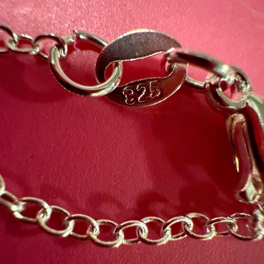 Beautiful Dainty .8 Ct Heart Pendant Necklace - Picture 5 of 5